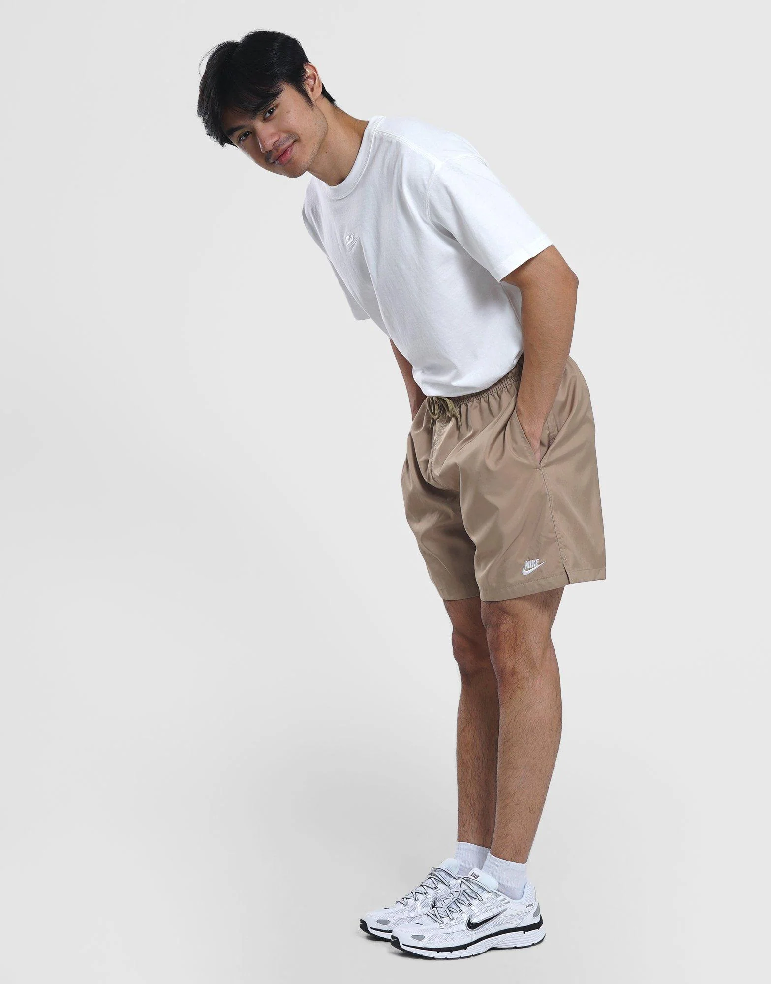 Nike Club Woven Flow Shorts - Image 4