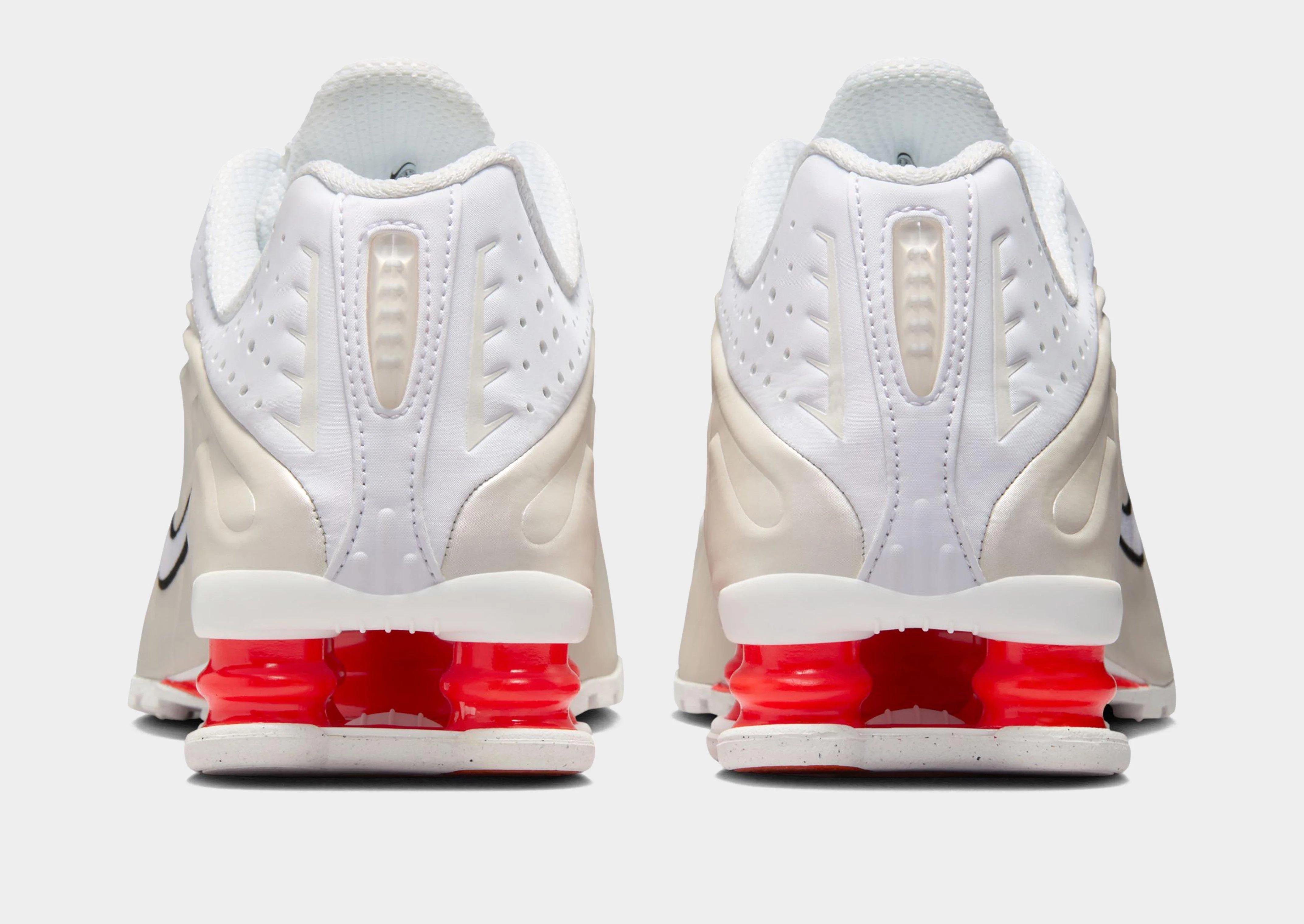 Nike Shox R4 Women's - Image 3